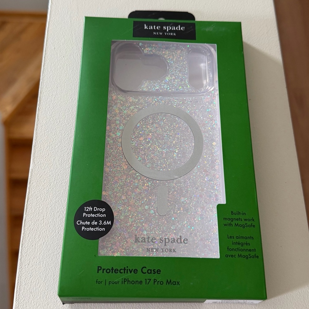 Brand new”Kate Spade”phone case for iPhone 17 Pro Max.(Magnets work,mag safe)🤍
